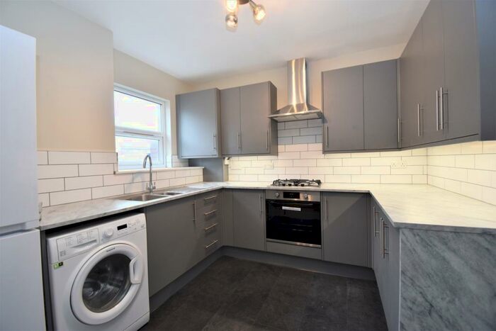 2 Bedroom Flat To Rent In Perry Hill London, SE6