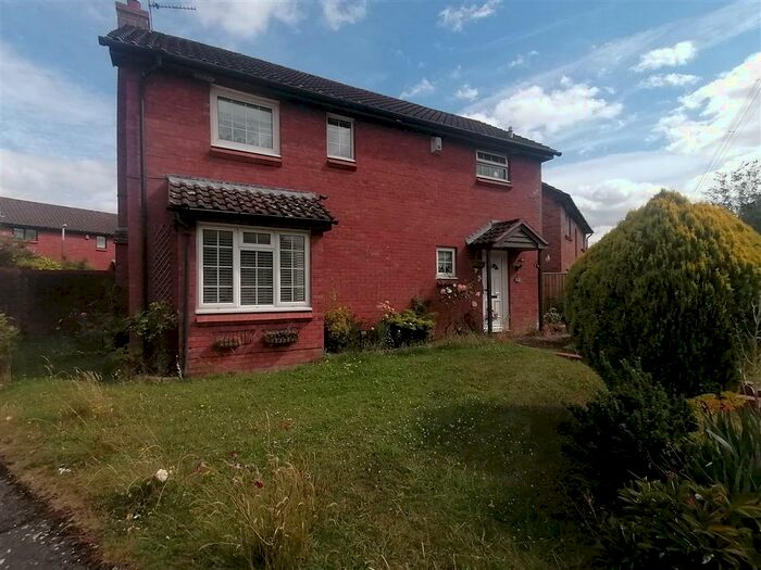 3 Bedroom House To Rent In Wood Hall Drive, Swindon, SN2