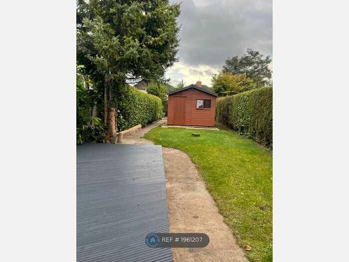 3 Bedroom Semi-Detached House To Rent In Perrys Lane, Swindon, SN4