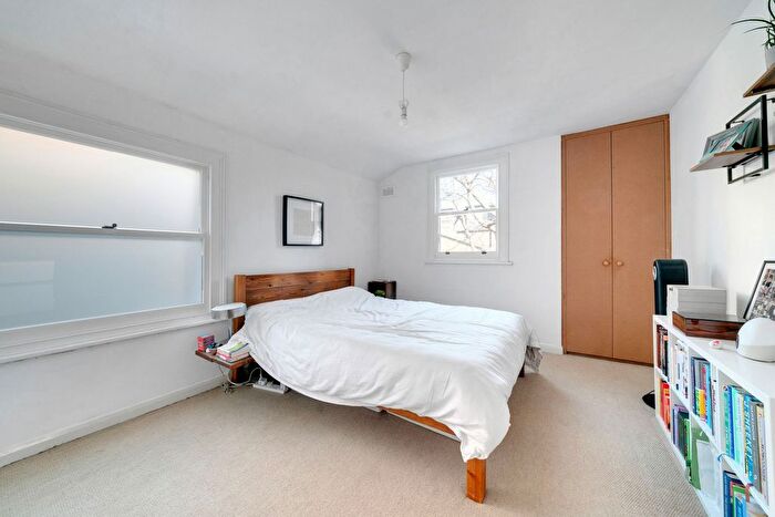 2 Bedroom Flat For Sale In Rita Road, London, SW8