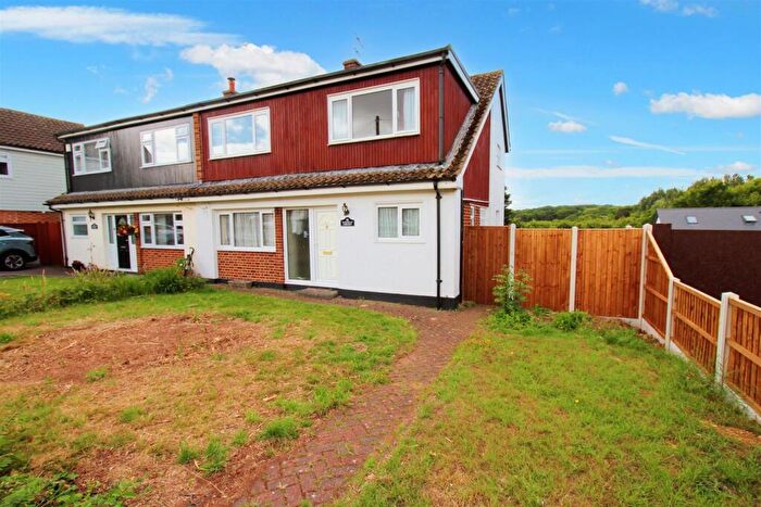 4 Bedroom Semi-Detached House For Sale In Kingswood Crescent, Rayleigh, SS6