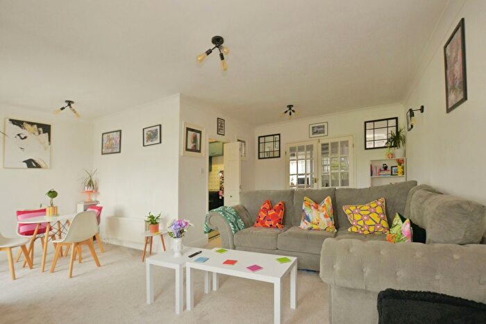 2 Bedroom Flat For Sale In Moyle Court, South Road, Hythe, Kent, CT21
