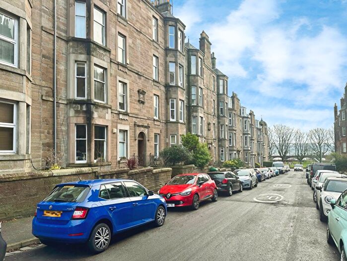 2 Bedroom Flat For Sale In Bellefield Avenue, Dundee, DD1