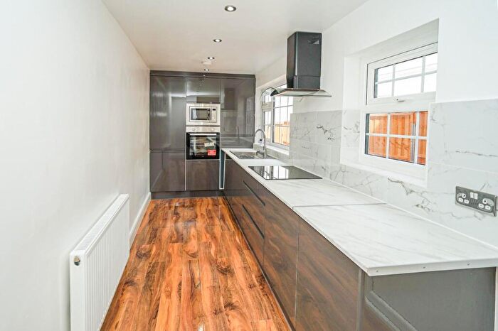 2 Bedroom End Of Terrace House For Sale In Heath Road, Leighton Buzzard, LU7