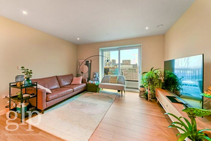 2 Bedroom Apartment To Rent In Hale Wharf, Ferry Lane, London, Greater London, N17