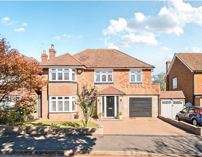 5 Bedroom Detached House For Sale In Long Lane, Rickmansworth, WD3