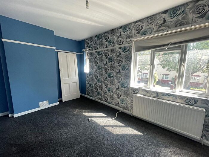 3 Bedroom Terraced House To Rent In Greenford Avenue, Southall, UB1