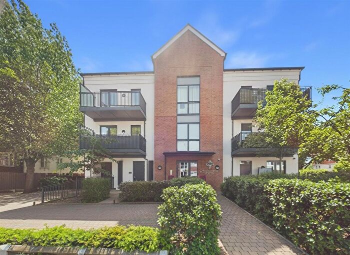 1 Bedroom Flat For Sale In Station Approach, Ruislip, HA4