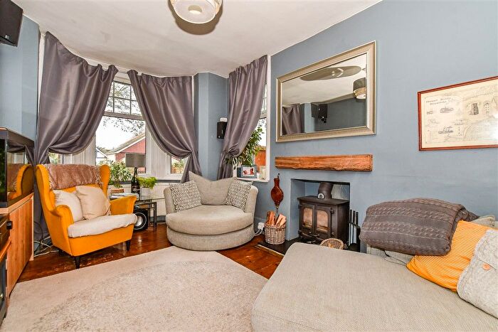 3 Bedroom End Terrace House For Sale In St. Andrew's Road, Littlestone, New Romney, Kent, TN28