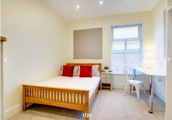 8 Bedroom Terraced House To Rent In Hyde Park Road, Hyde Park, Leeds, LS6