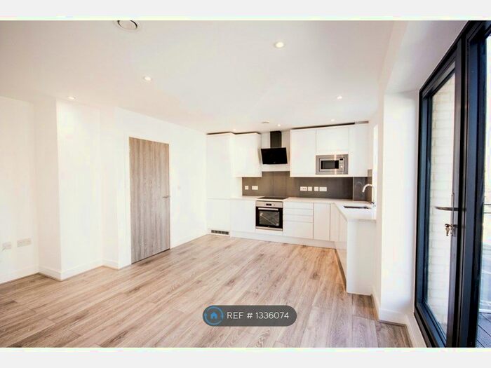 2 Bedroom Flat To Rent In Illustrious House, London, SE10