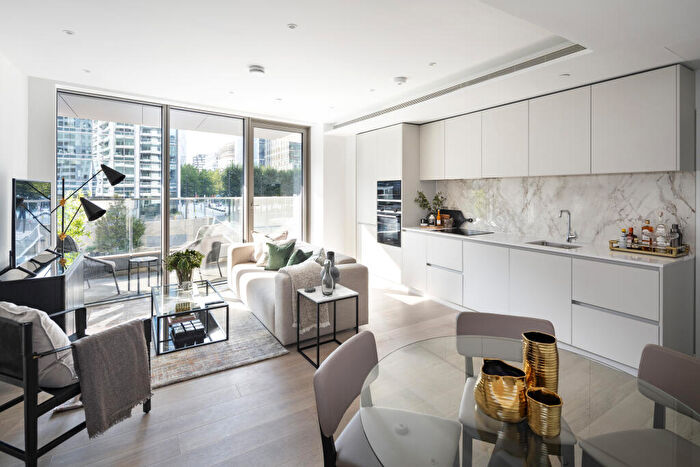 2 Bedroom Apartment To Rent In Water Street, London, E14