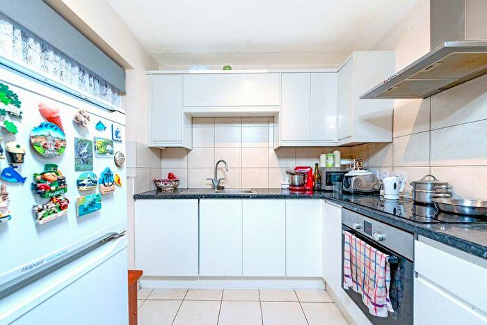 1 Bedroom Flat For Sale In Grove Road, Sutton, SM1