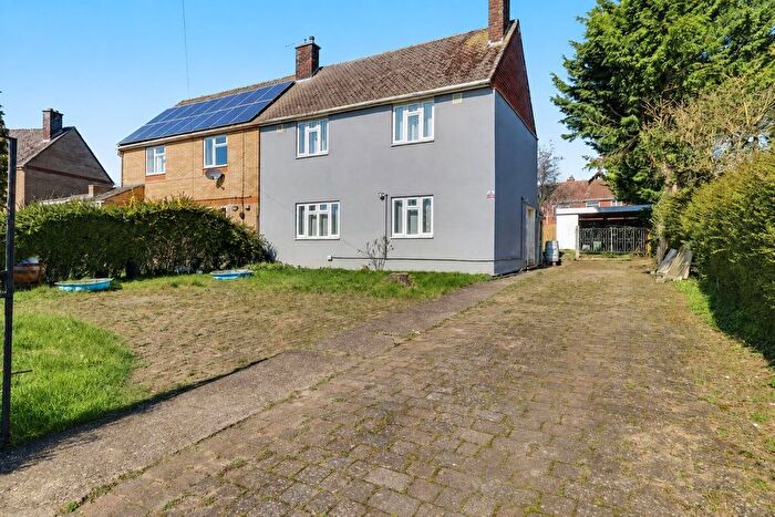 3 Bedroom Semi-Detached House For Sale In Bourne Road Estate, Colsterworth, Grantham, NG33