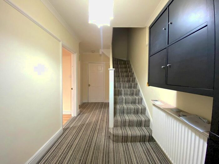 4 Bedroom Terraced House To Rent In Downs Road, Sutton, SM2