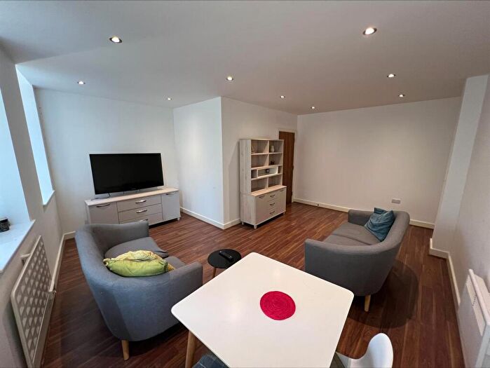 1 Bedroom Apartment To Rent In District Bank Chambers, - George Square, Halifax, HX1