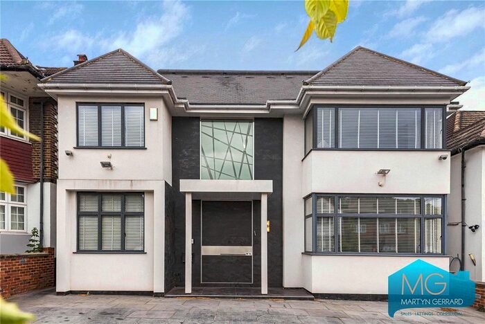 6 Bedroom Detached House To Rent In Downage, Hendon, London, NW4