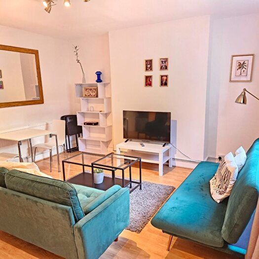 2 Bedroom Flat To Rent In Junction Road, London, N19
