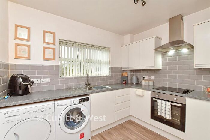 2 Bedroom Flat For Sale In The Strand, Goring-By-Sea, Worthing, West Sussex, BN12