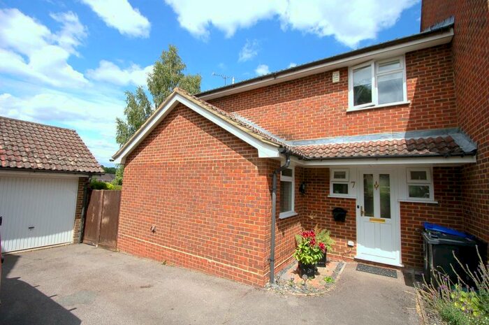 3 Bedroom End Of Terrace House To Rent In Albert Road, Bagshot, GU19