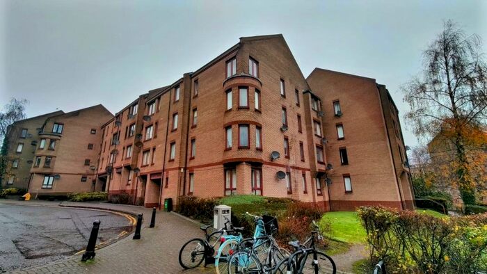 2 Bedroom Flat To Rent In Upper Craigs, Stirling Town, Stirling, FK8