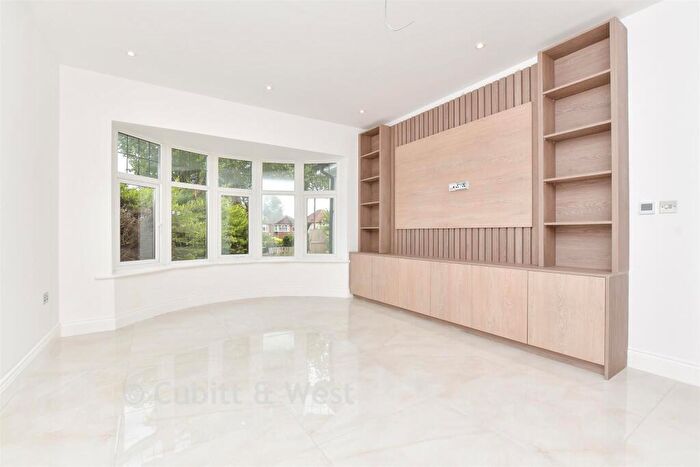 6 Bedroom Semi Detached House For Sale In Cobham Road, Leatherhead, Surrey, KT22
