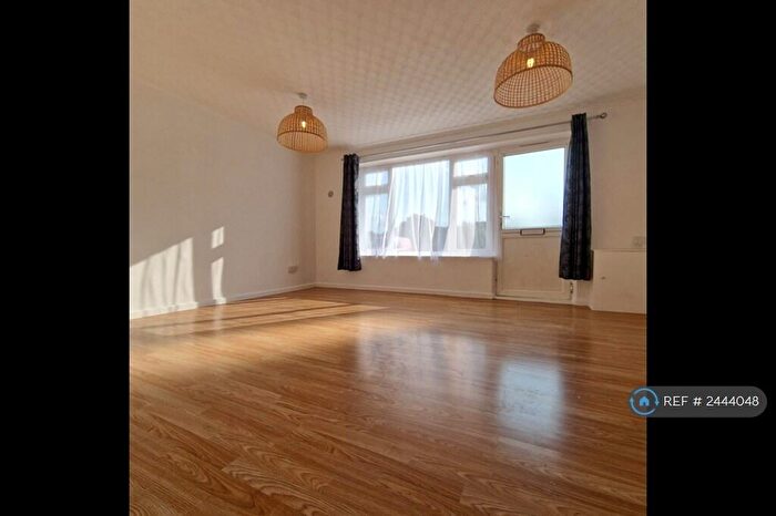 3 Bedroom Flat To Rent In Oak Circle, King's Lynn, PE30