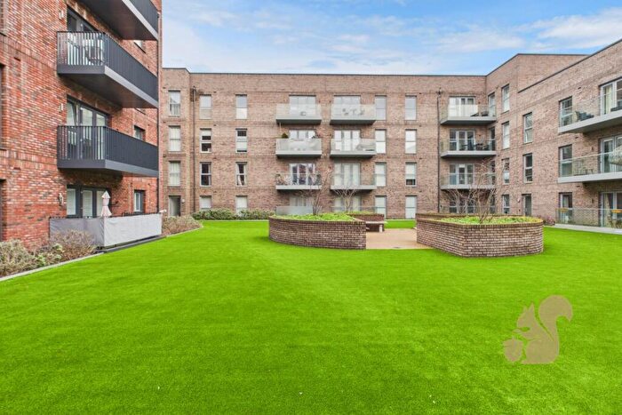 2 Bedroom Flat For Sale In Regina Road, Chelmsford, CM1