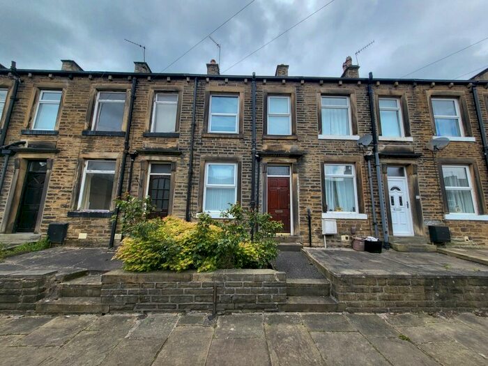 2 Bedroom Terraced House To Rent In Cheltenham Place, Halifax, HX3