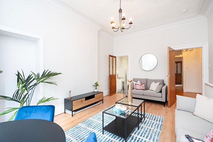 2 Bedroom Flat To Rent In Garthland Drive, Glasgow, G31