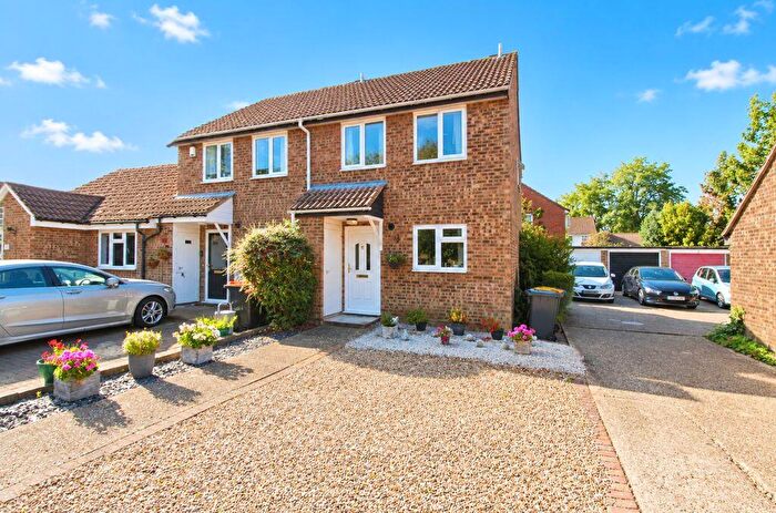 3 Bedroom End Of Terrace House For Sale In Washburn Close, Bedford, MK41