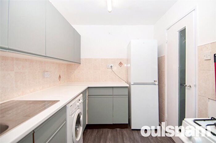 2 Bedroom Apartment To Rent In Beech Court, Middleton Hall Road, Kings Norton, Birmingham, B30