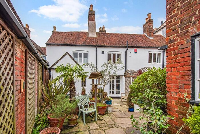 4 Bedroom Terraced House For Sale In High Street, Fareham, PO16