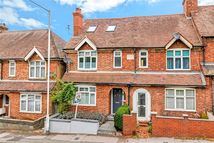 3 Bedroom End Of Terrace House For Sale In Seal Road, Sevenoaks, Kent, TN14
