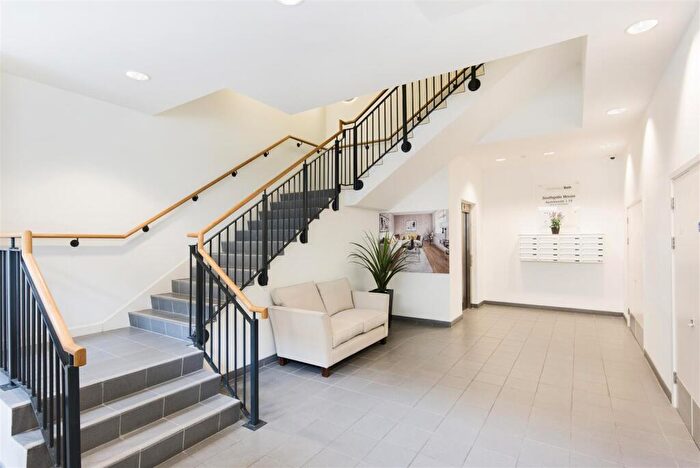 2 Bedroom Apartment To Rent In Southgate Place, Bath, BA1