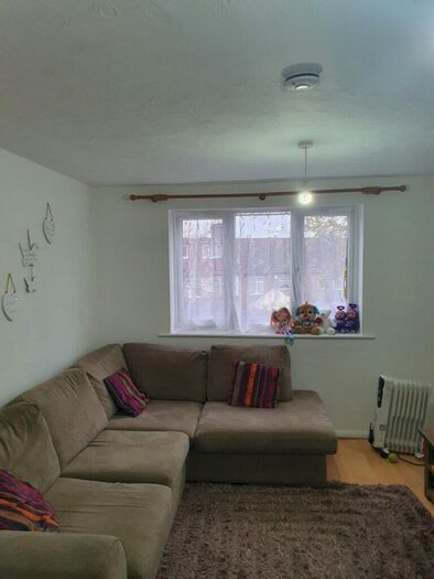 2 Bedroom Flat To Rent In Bedroom Flat &#; Greenslade, Barking, IG11