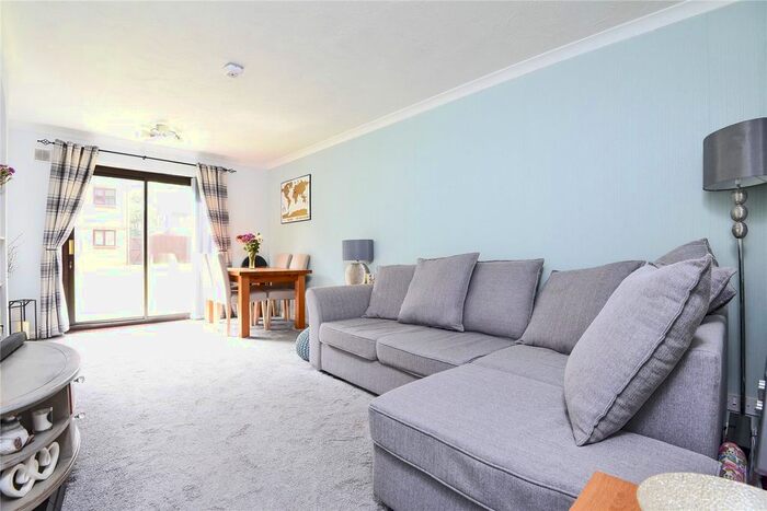 2 Bedroom Flat To Rent In Tucker Road, Ottershaw, Surrey, KT16