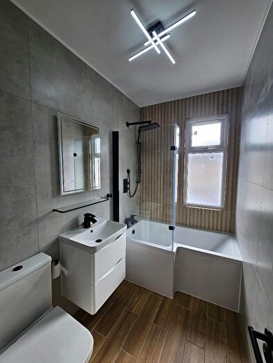 3 Bedroom Terraced House For Sale In Henley Road, Ilford, London, IG1