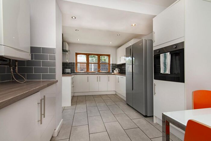 5 Bedroom Semi-Detached Bungalow To Rent In Middleton Boulevard, Nottingham, NG8