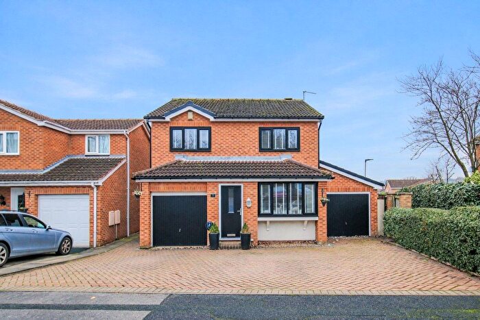 4 Bedroom Detached House For Sale In Brackenwood Road, Outwood, Wakefield, WF1