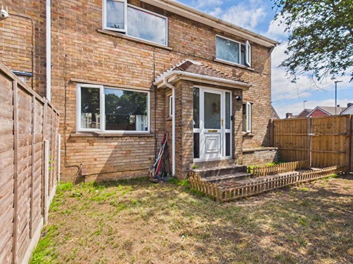 3 Bedroom End Of Terrace House For Sale In Bennett Road, Scunthorpe, DN16