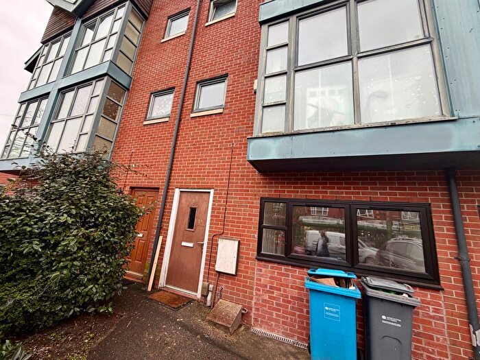 4 Bedroom Property To Rent In Platt Lane, Manchester, M14