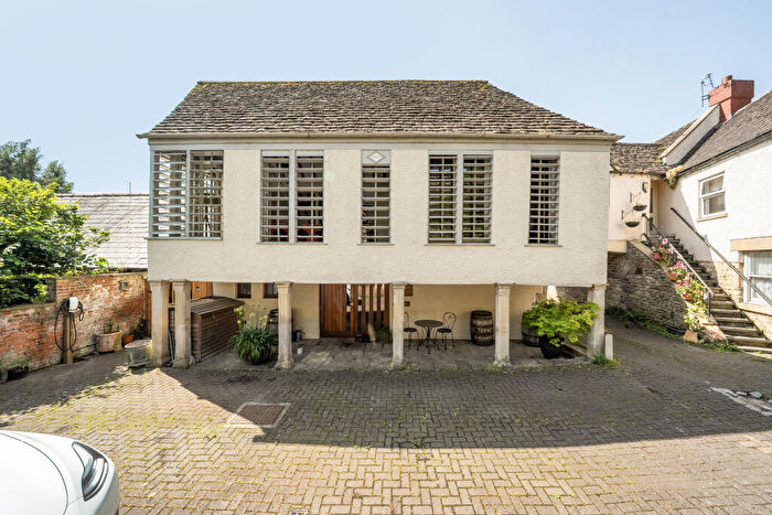4 Bedroom Detached House For Sale In Market Cross, Malmesbury, SN16