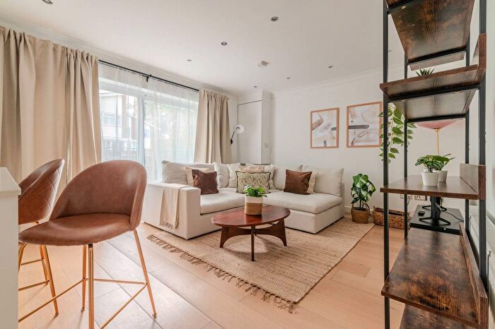 2 Bedroom Flat To Rent In Upland Road, East Dulwich, London, SE22