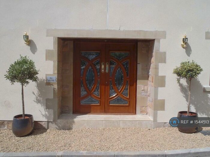 2 Bedroom Flat To Rent In Knowle Green, Preston, PR3