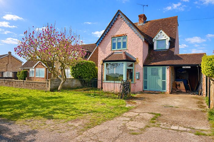 4 Bedroom Detached House For Sale In Boveney Road, Dorney, Windsor, SL4