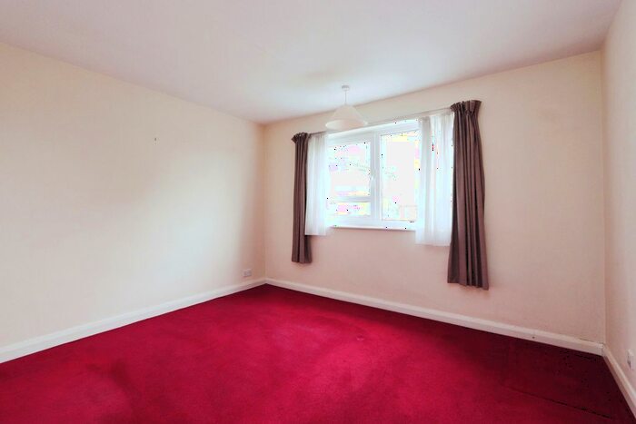 2 Bedroom Flat For Sale In Hallamshire Road, Sheffield, South Yorkshire, S10