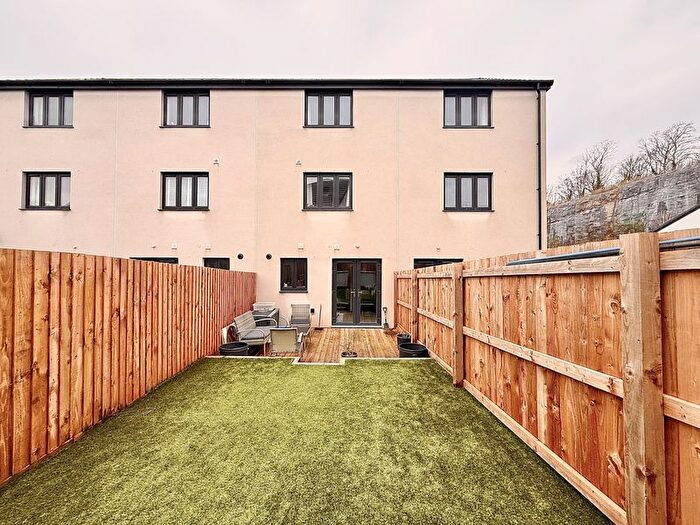 3 Bedroom Terraced House For Sale In Encombe Street, Plymouth, PL9