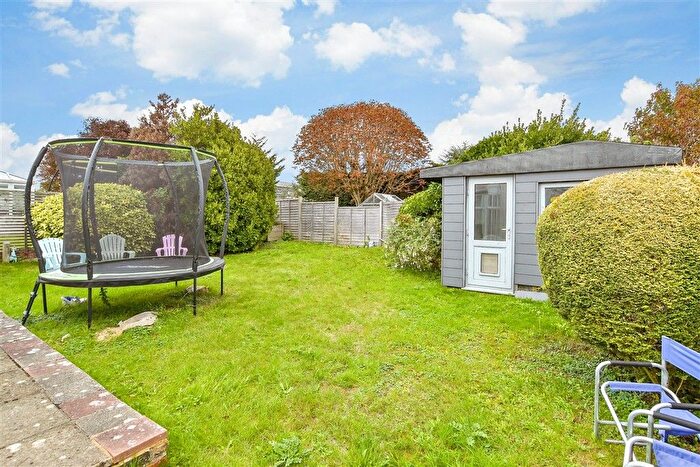 3 Bedroom Chalet For Sale In Downsview Avenue, Woodingdean, Brighton, East Sussex, BN2