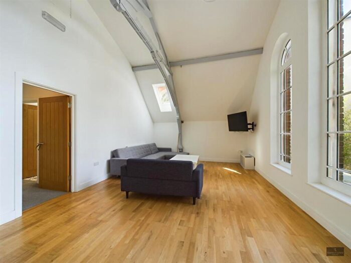 6 Bedroom Semi-Detached House To Rent In Bartholomew Street West, Exeter, EX4